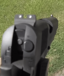 3 dot sights on the pistol